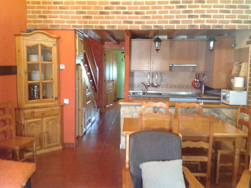Casa Rural La Vega De Gredos Guest House San Martin de la Vega del Alberche Exterior photo